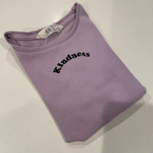 H&M youth purple “kindness” short sleeve shirt - Picture 4 of 5